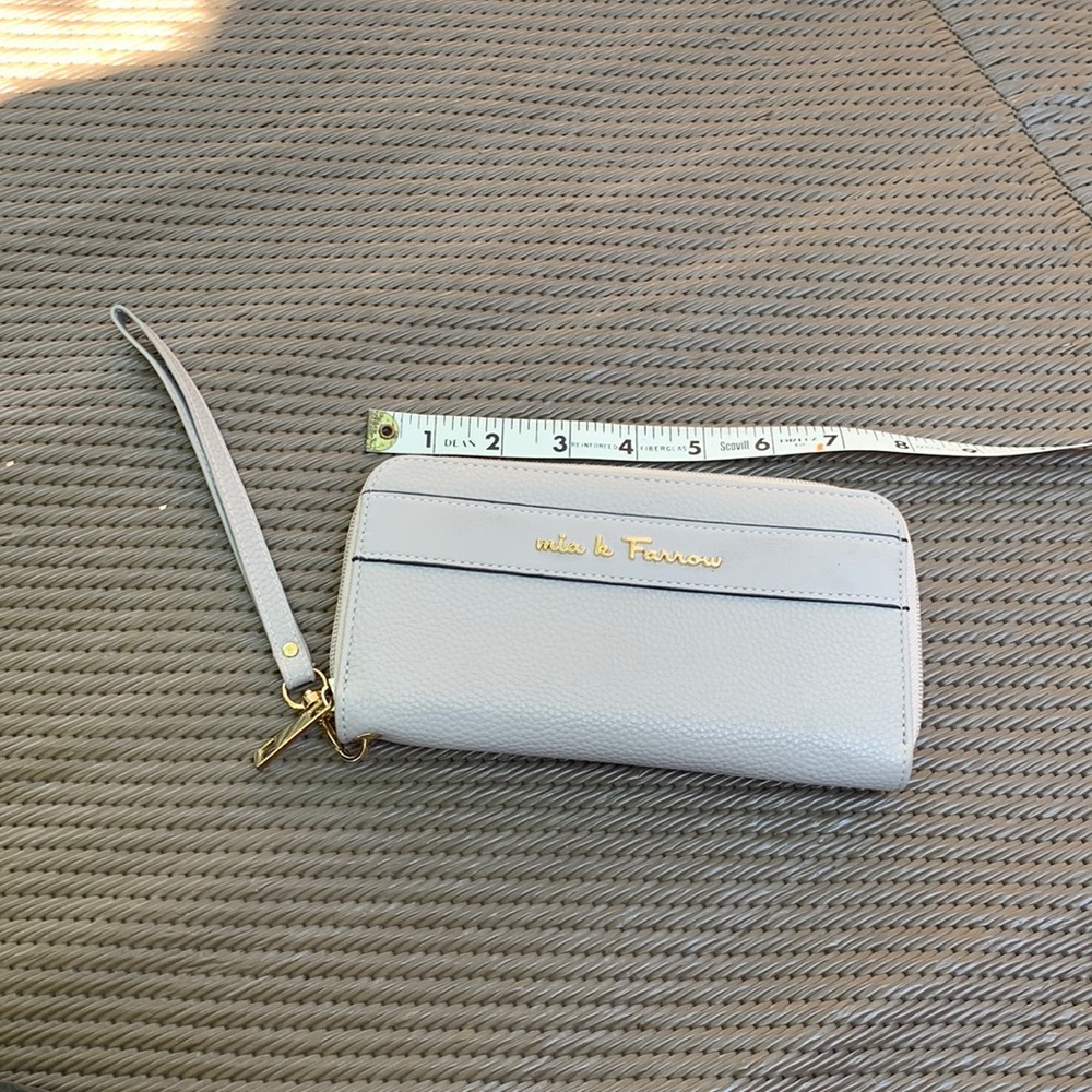 Mia k Farrow wallet